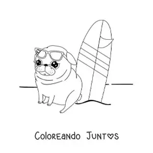 Imagen para colorear de un pug animado junto a una tabla de surf en la arena